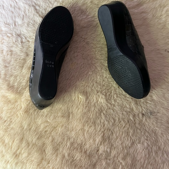 Stuart Weitzman Loafers Wedge Heel Green Embossed Crocodile Print Size 6 EUC - Picture 7 of 8